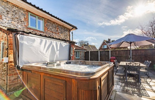 Thorpe Market Cottage | Sand Pit Cottage - Norfolk Holiday Properties