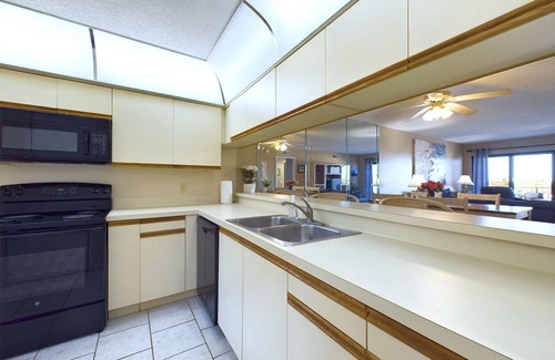 Cocoa Isles Copropriété | Sandcastles 2BR/2BA Cocoa Beach Ocean Views! Heated Pool!