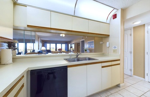 Cocoa Isles Copropriété | Sandcastles 2BR/2BA Cocoa Beach Ocean Views! Heated Pool!