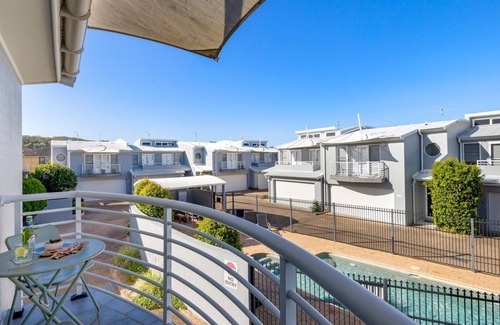 Fingal Bay Maison | Sandcastles at the Beach- Linen provided & beds made for your arrival.