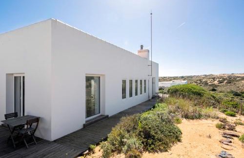 Carrapateira Villa | Sanderling beach & dune house