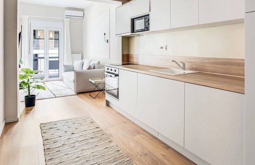 Neapoli-Sykies Appartement | Sanders New Town - Adorable 1-Bdr. Apt. w/ Balcony
