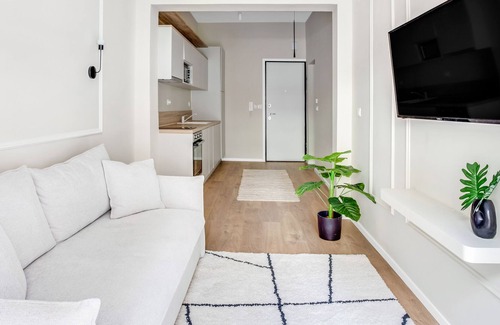 Neapoli-Sykies Appartement | Sanders New Town - Adorable 1-Bdr. Apt. w/ Balcony