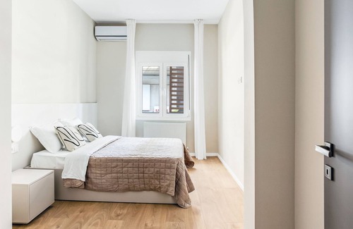 Neapoli-Sykies Appartement | Sanders New Town - Adorable 1-Bdr. Apt. w/ Balcony