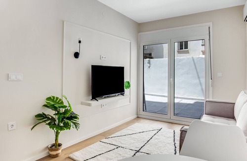 Neapoli-Sykies Appartement | Sanders New Town - Family 1-Bdr. Apt. w/ Terrace