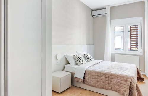 Neapoli-Sykies Appartement | Sanders New Town - Inviting 1-Bdr. Apt. w/ Balcony