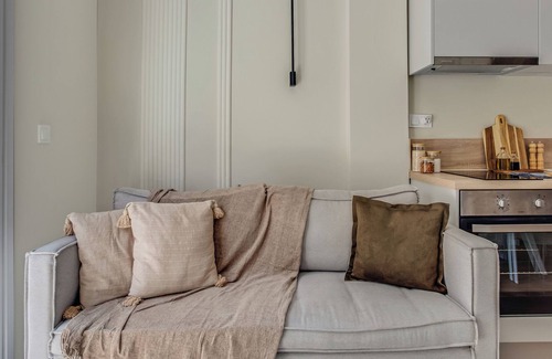 Neapoli-Sykies Appartement | Sanders New Town-Nice 1-Bdr. Apt. w/balcony
