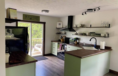 Elberta Maison | Sandhill Cottage, new 2-bedroom house in Elberta, dog friendly