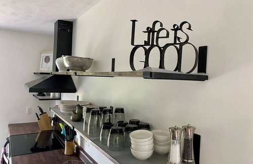 Elberta Maison | Sandhill Cottage, new 2-bedroom house in Elberta, dog friendly