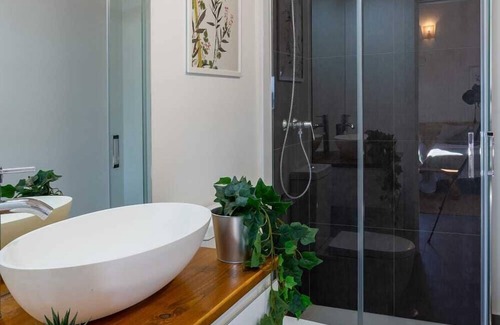 Villafufre Autre | Sandoñana · by Wehomes · Old Palace Lodge DA7