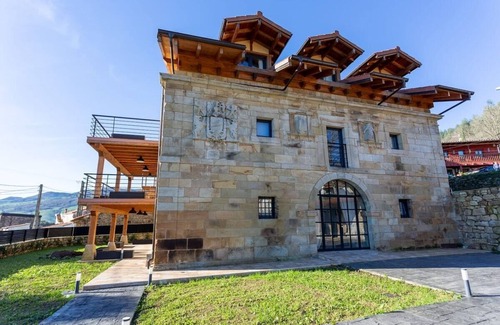 Villafufre Autre | Sandoñana · by Wehomes · Old Palace Lodge DC6