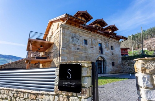 Villafufre Autre | Sandoñana · by Wehomes · Old Palace Lodge DA8