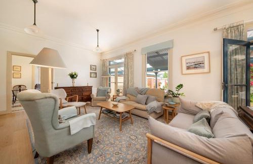 Sandringham Maison | Sandringham Royale