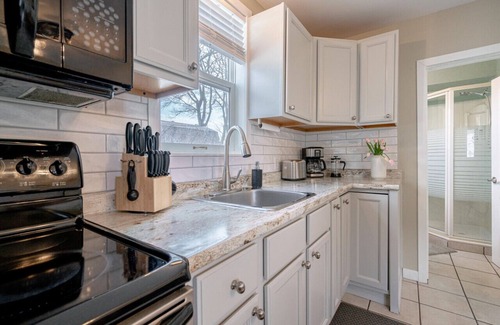 Leamington Cottage | Sandside Lakehouse! The Perfect Beach Retreat