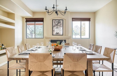 Paradise Valley Village Maison | Sandstone by AvantStay Spacious Desert Oasis w Pool BBall Crt Movie Room