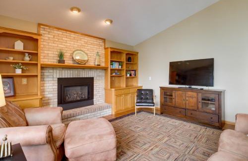 Alexandria Maison | Sandy Beach Family Getaway with Fire Pit and Deck!