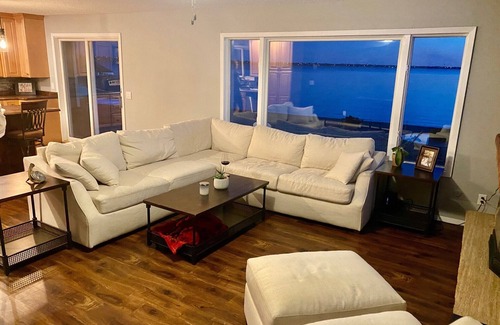 Watertown Maison | Sandy Beach Lake Front Home