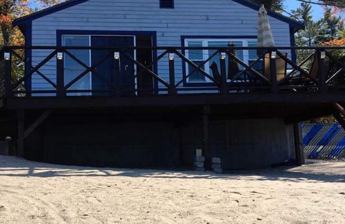 Wakefield Maison | Sandy Beach Oasis sur le lac Ivanhoe