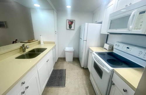 Windsor Park Copropriété | Sandy Beach within minutes from your private garden patio