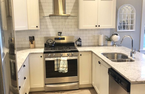 Port Renfrew Cottage | Sandy pieds retraite - Cottage Oceanfront moderne avec une vue imprenable!