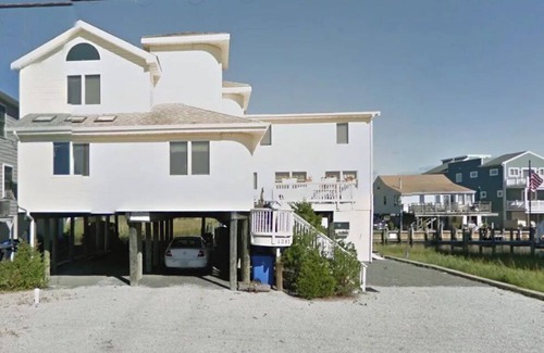 Mud City Maison | SANDY FEET RETREAT-Waterfront home - 5 mins to LBI