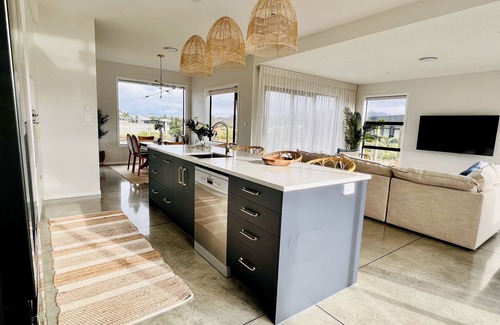 Waihi Beach Maison | Sandy Palms - Home Away From Home