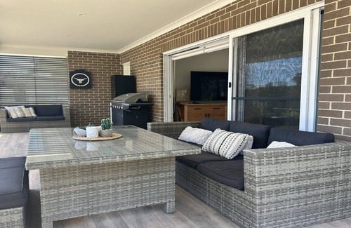 Sussex Inlet Maison | Sandy Quays - Stunning Waterfront Property