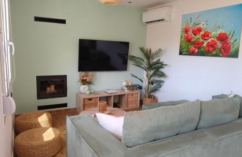 Neo Kalamaki Maison | Sandy Ridge