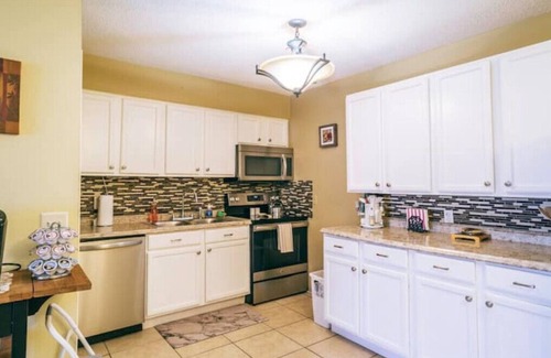 DeLand Cottage | *** Sandy's Peaceful Retreat***