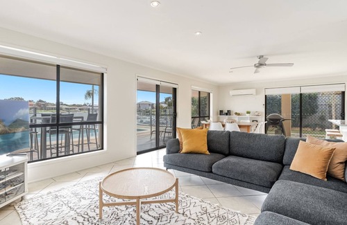 Yamba Maison | Sandy Shores | Absolute Waterfront with swimming pool