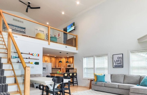 Spirit Lake Maison | Sandy Shores Beach House