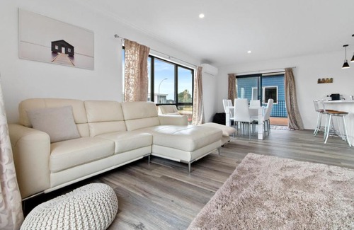 Waihi Beach Maison | Sandy Shores - Waihi Beach Holiday Home
