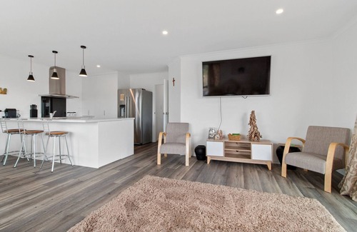 Waihi Beach Maison | Sandy Shores - Waihi Beach Holiday Home