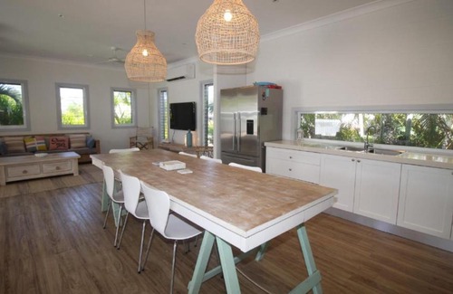 Horseshoe Bay Maison | Sandy Toes Beach House