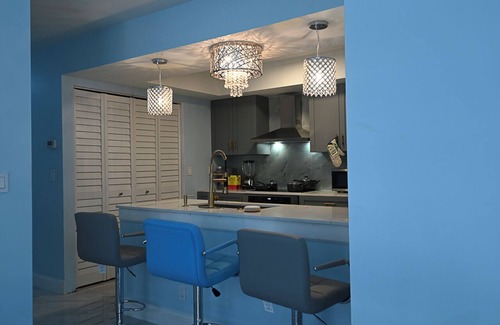 North Lauderdale Maison | Sanitized, Serene & Close to Work - Nurse Favorite!