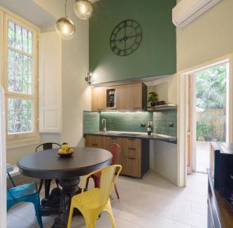Sant' Ambrogio Appartement | Sant'Ambrogio Oasis Apartment