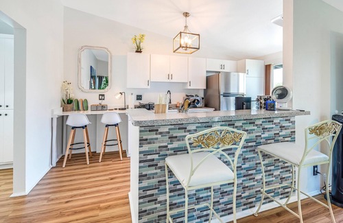 Ocean Park Appartement | Santa Monica Beach Suite. Off street parking and walking distance to everything!