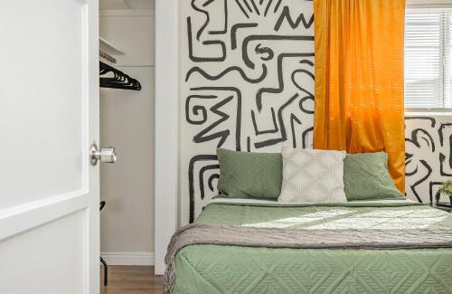 Beverly Green Maison | Santa Paula Relax and Play Private Modern Stay and Chefs Kitchen