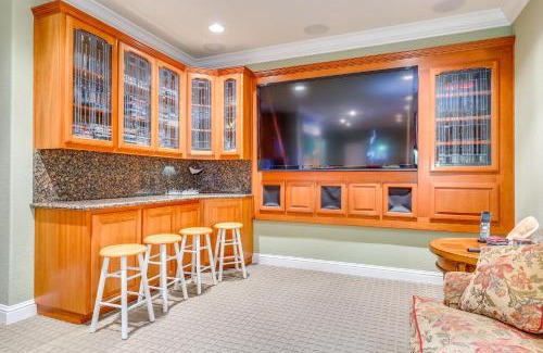 Scenic Brush Creek Maison | Santa Rosa Home with Private Pool and Tennis Court