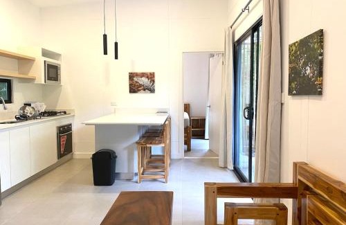 Manzanillo Maison | Santa Teresa Manzanillo Walk to Beach, New Home, Center of Tranquil Town