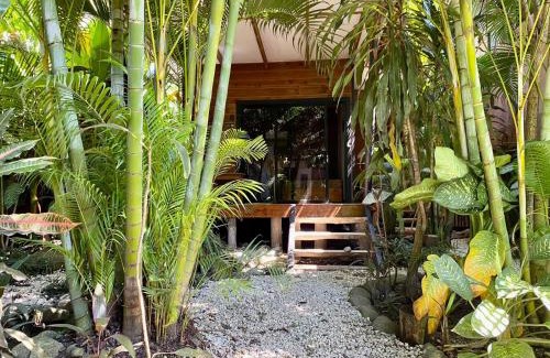 Carmen Cabine | Santeria Lodge