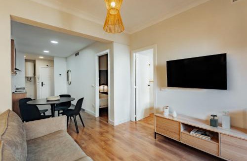 Collblanc y La Torrassa Appartement | Santiago Apartments by Olala Homes