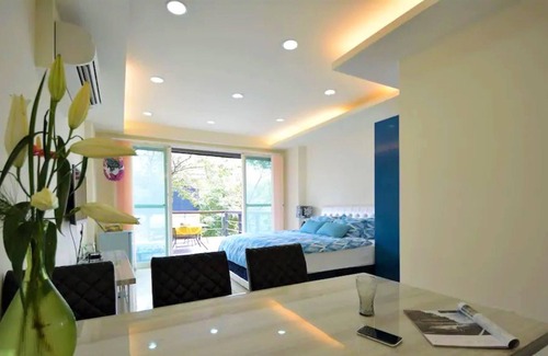 Sanyi Maison | Sanyi Wei Wei Feng