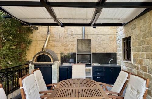 Faraya Appartement | Sapa - 2-BR w Terrace in Faraya
