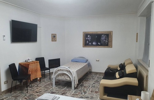 Gozzano Lit Et Petit-Déjeuner | Saphira B&B is located in a villa, just a short walk from the renowned Lake D'orta.