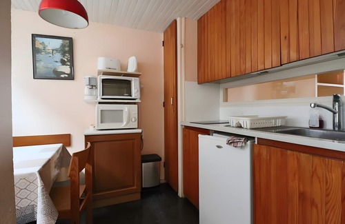 Murat-le-Quaire Maison | Sapins A5 - Super Murat Residence with Mountain View and Balcony