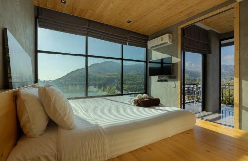 Nai Harn Appartement | Sara's Nest - Top Floor Seaview apartments