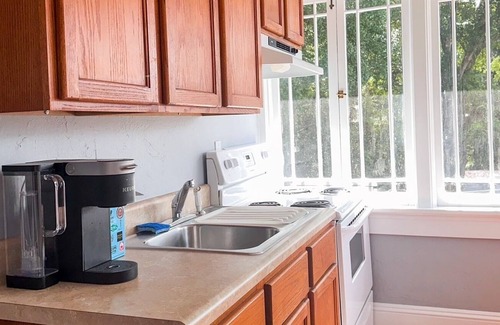 Rogers Deland Appartement | Sarah's Place Historic Downtown DeLand close to Beaches and theme parks