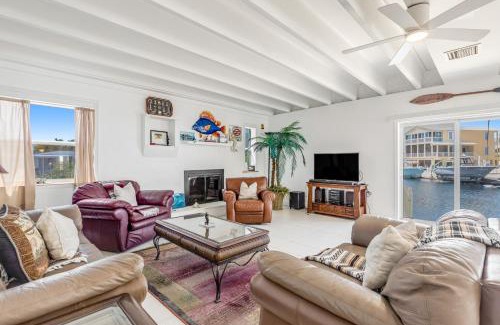 Cross Key Waterways Maison | Saratoga Sunshine