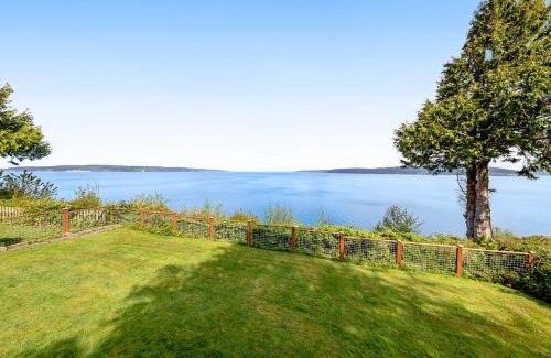 Langley Maison | Saratoga Waterview Escape
